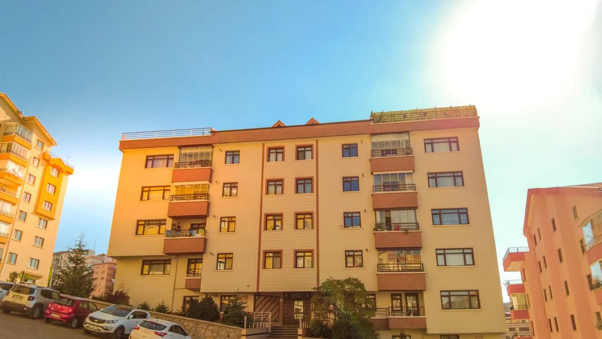 Çınar Apartmanı